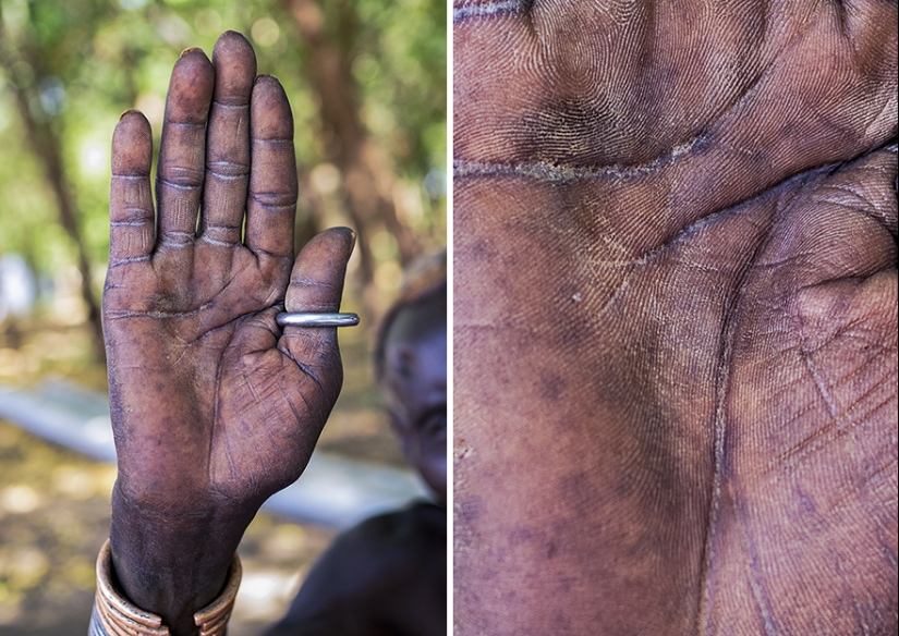 What a person's hands can tell you about. Omar Reda's photo project