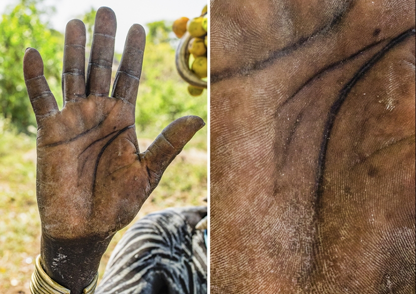 What a person's hands can tell you about. Omar Reda's photo project