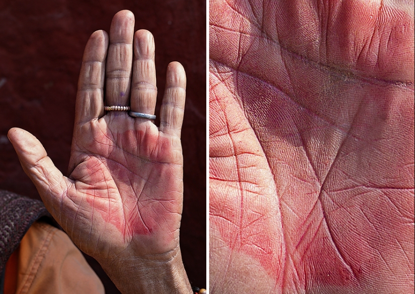 What a person's hands can tell you about. Omar Reda's photo project