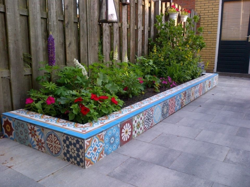 What can be made from the remains of ceramic tiles and mosaics
