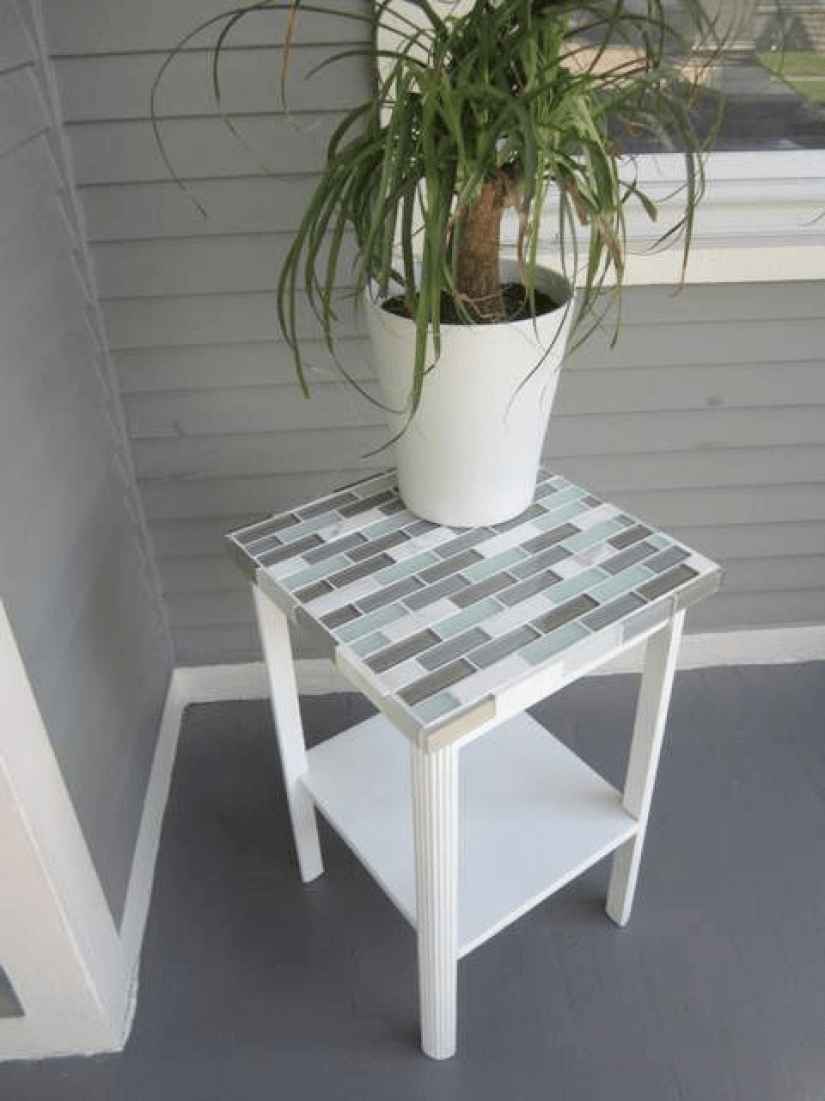 What can be made from the remains of ceramic tiles and mosaics
