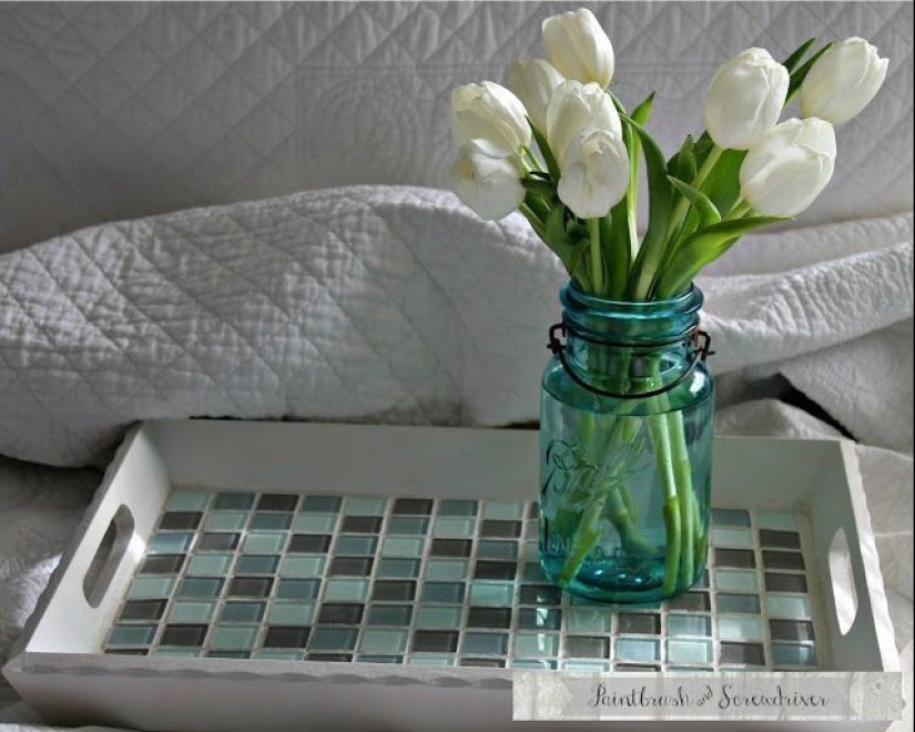 What can be made from the remains of ceramic tiles and mosaics