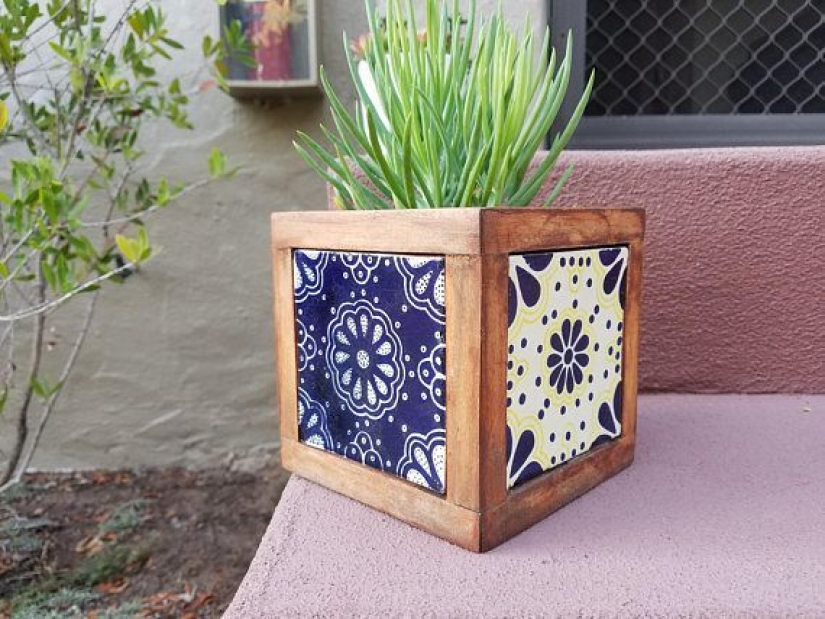 What can be made from the remains of ceramic tiles and mosaics