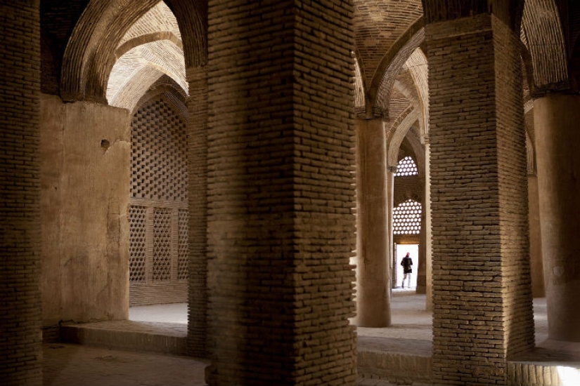 What does Iran look like without politics, persecution, and sanctions