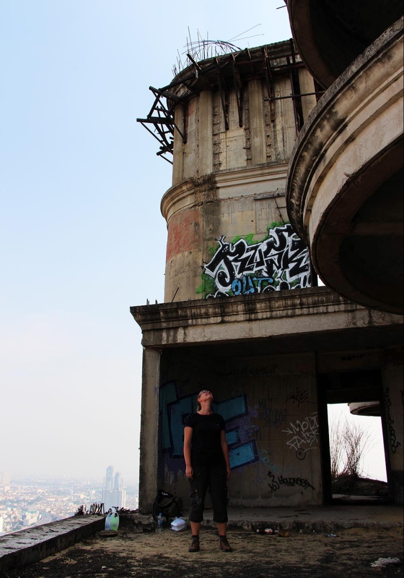 What does the Satorn Tower, the largest abandoned skyscraper in the world, look like What does the Satorn Tower, the largest abandoned skyscraper in the world, look like