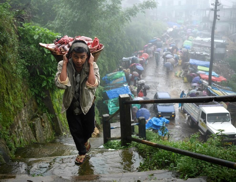 What does the wettest place on Earth look like, a town in the Indian state of Meghalaya