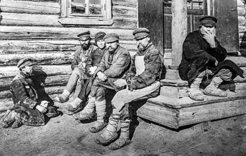 What does the word "bydlo" mean and how did it become an insult?