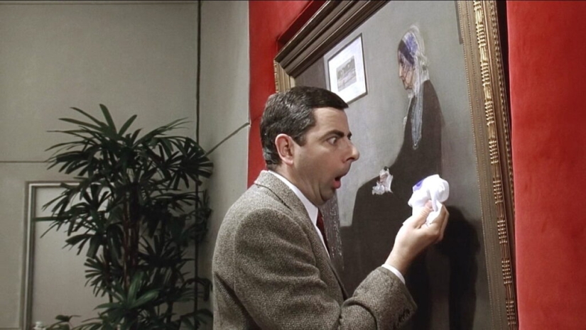 What happens if a valuable museum exhibit is accidentally damaged or destroyed?