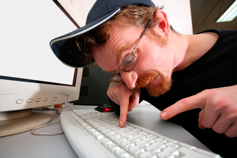 What is hate-following, or Why do people subscribe to unpleasant people?