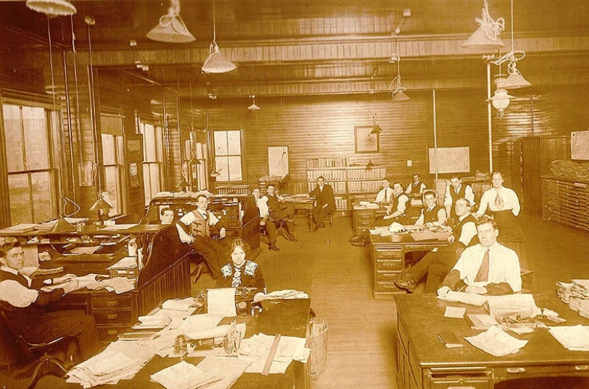 What were the offices like a hundred years ago