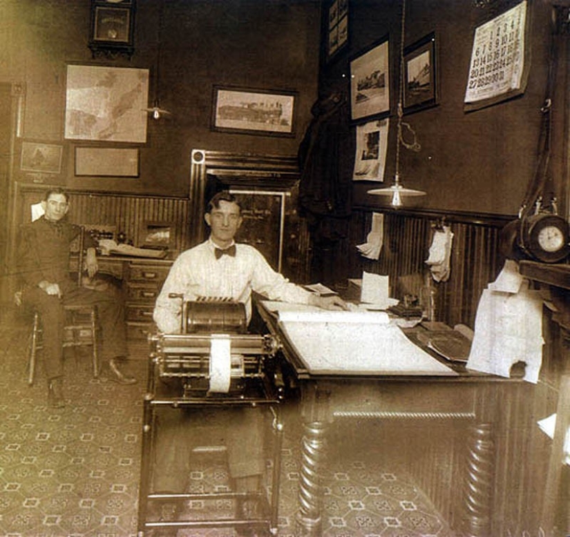 What were the offices like a hundred years ago
