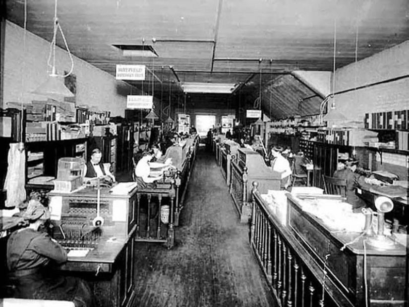 What were the offices like a hundred years ago