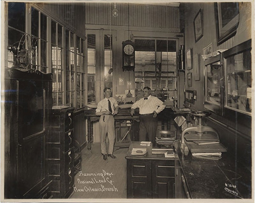 What were the offices like a hundred years ago