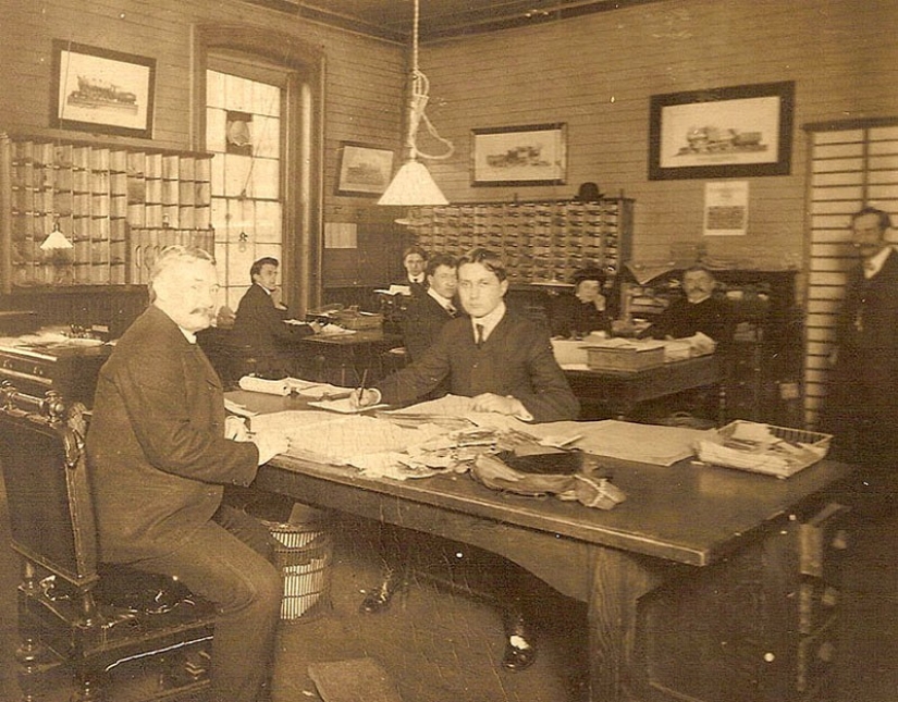 What were the offices like a hundred years ago