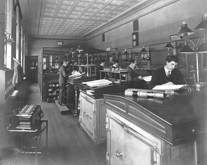 What were the offices like a hundred years ago