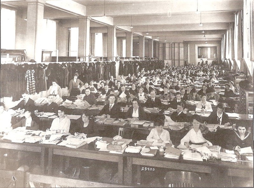 What were the offices like a hundred years ago