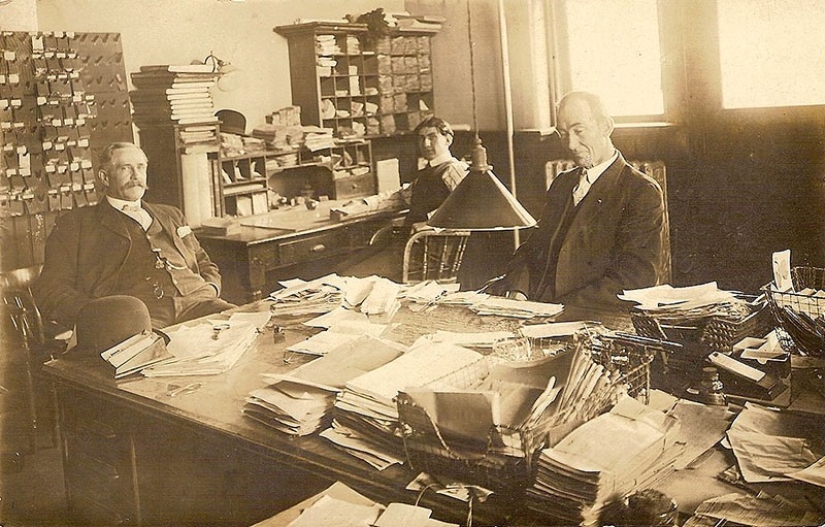 What were the offices like a hundred years ago