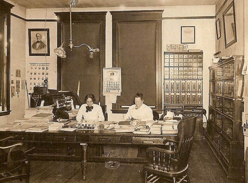 What were the offices like a hundred years ago