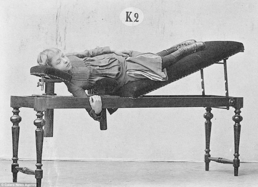 What were the progenitors of modern sports simulators?