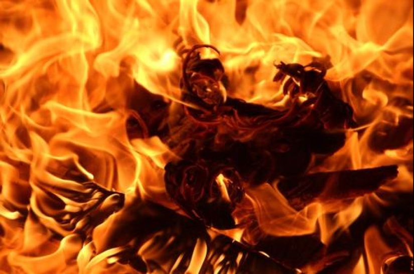When bones turn to ash: what happens to the body during cremation