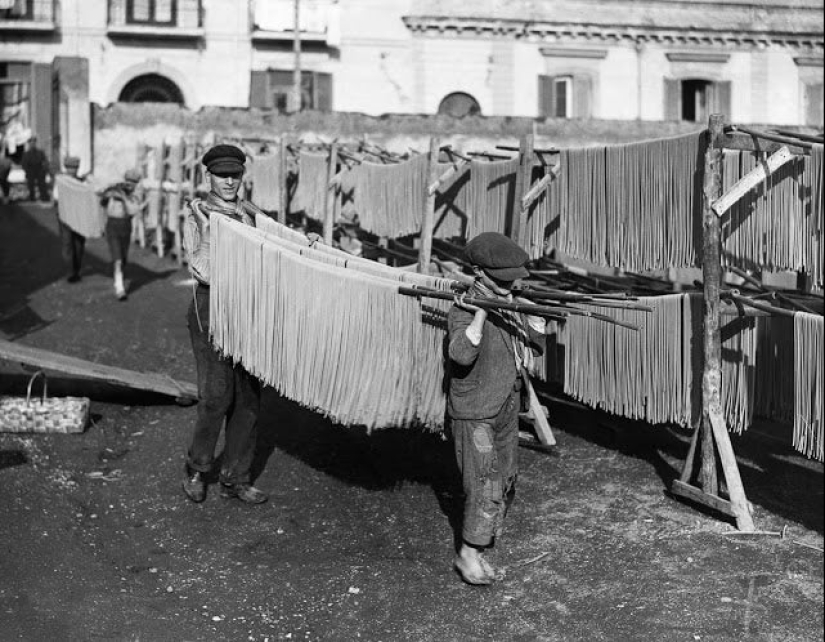 When hung noodles: manufacture of spaghetti at the beginning of the XX century