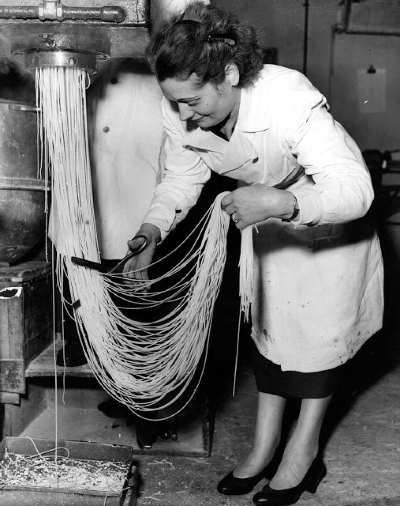 When hung noodles: manufacture of spaghetti at the beginning of the XX century