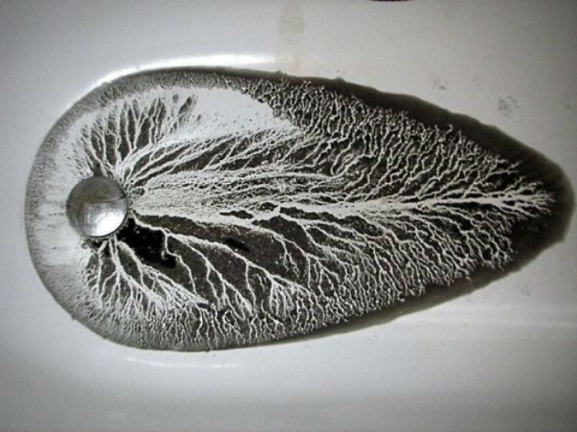 When random masterpieces are much cooler than real art When random masterpieces are much cooler than real art