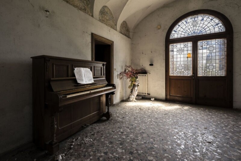 When the music stopped: sad pianos in abandoned buildings