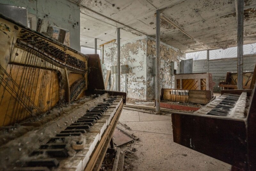 When the music stopped: sad pianos in abandoned buildings