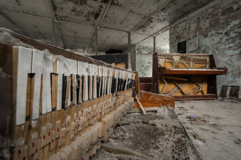 When the music stopped: sad pianos in abandoned buildings