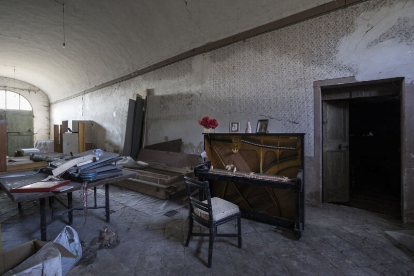 When the music stopped: sad pianos in abandoned buildings