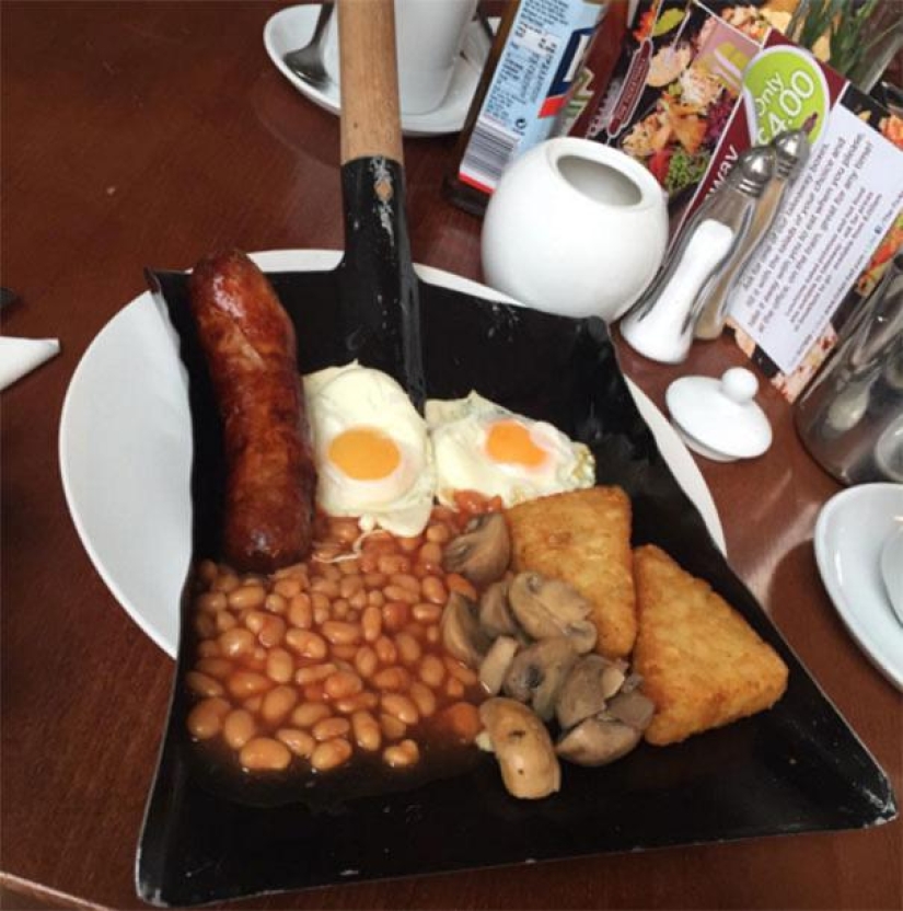 When the plate is too simple: 20 examples well, very strange flow of food and drinks