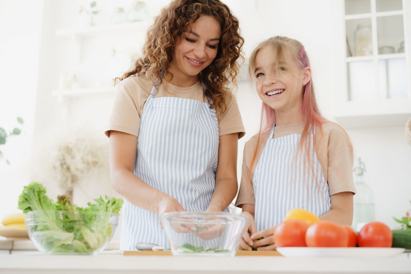 Who are &quot;almond moms&quot; and how do they ruin their children&#39;s lives?