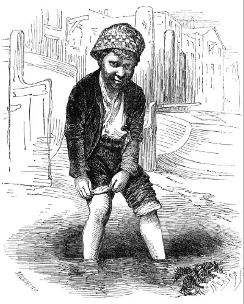 Who are madlarks and what do they look for in the mud on the banks of the Thames?