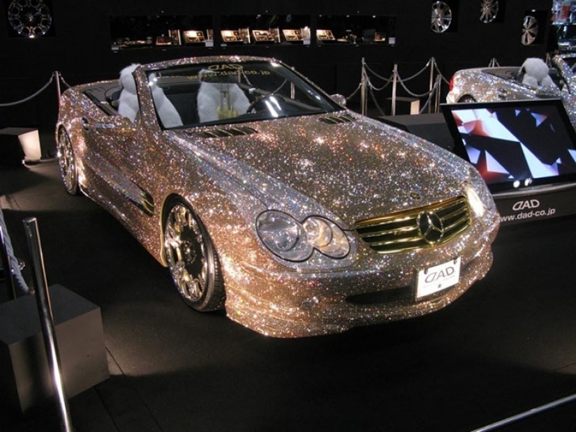 Who are you, Dubai, goodbye: maddening and a little funny luxury