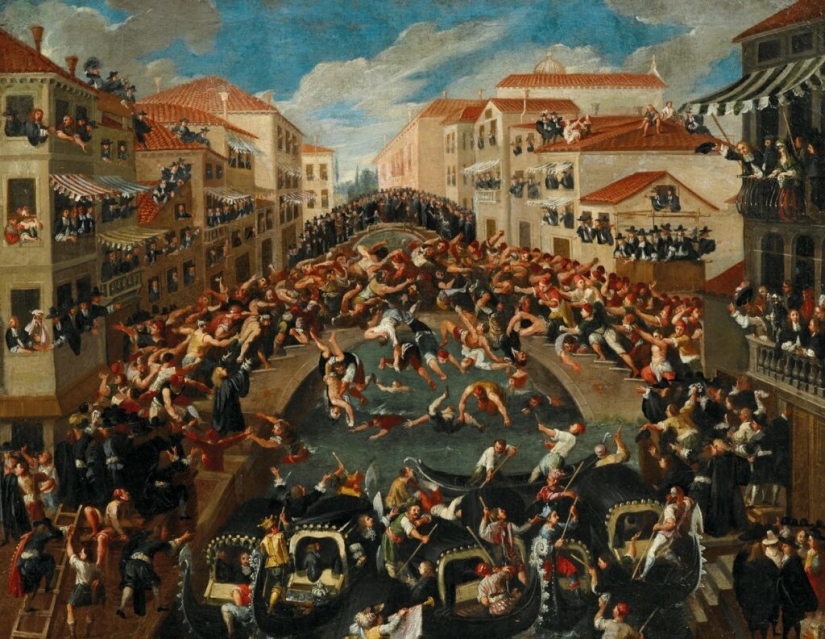 Why did the inhabitants of medieval Venice organize mass fights on bridges? Why did the inhabitants of medieval Venice organize mass fights on bridges?
