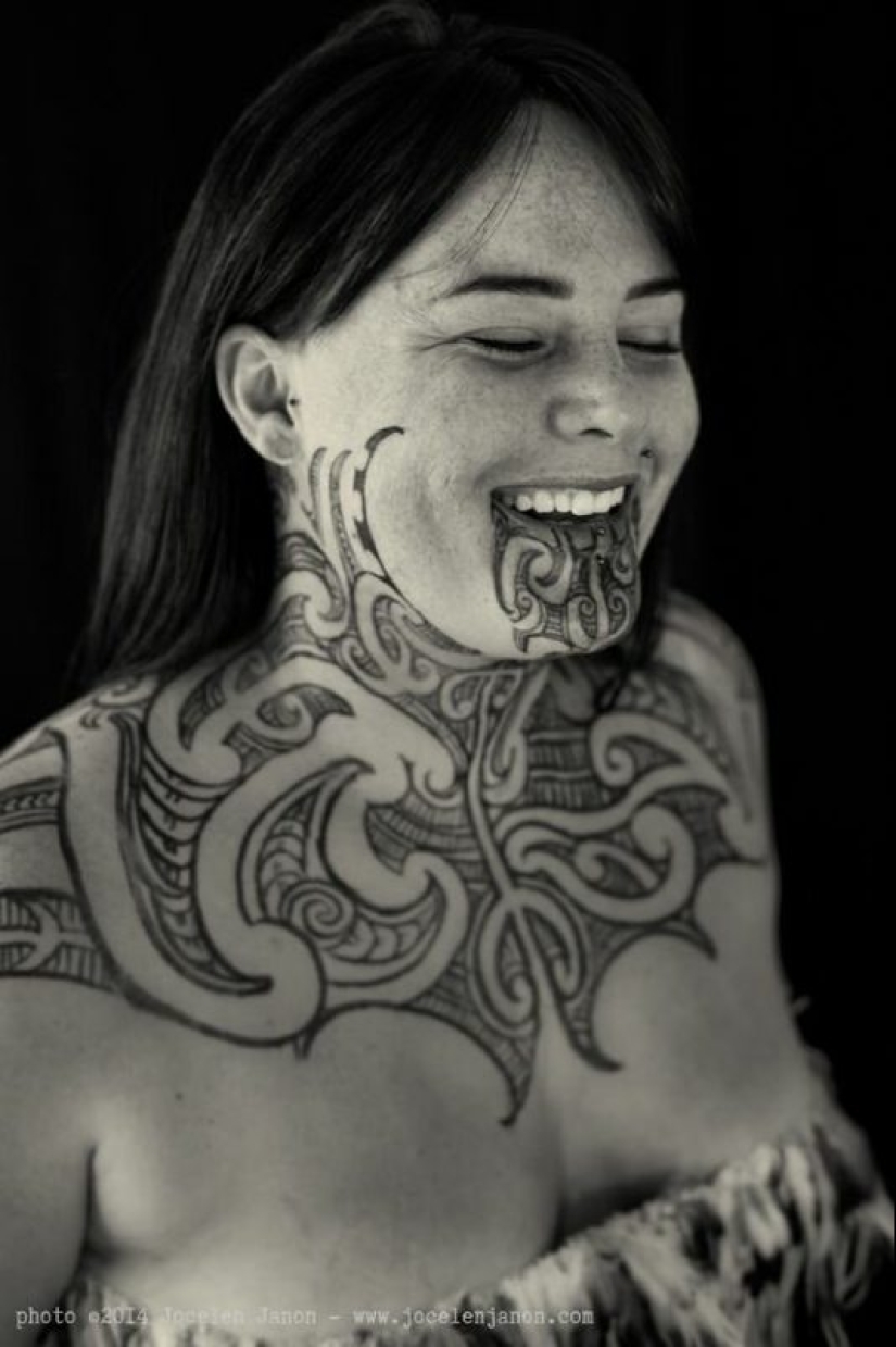 Why do beauties need a beard? The history of ta-moko Maori tattoos that are becoming a trend Why do beauties need a beard? The history of ta-moko Maori tattoos that are becoming a trend