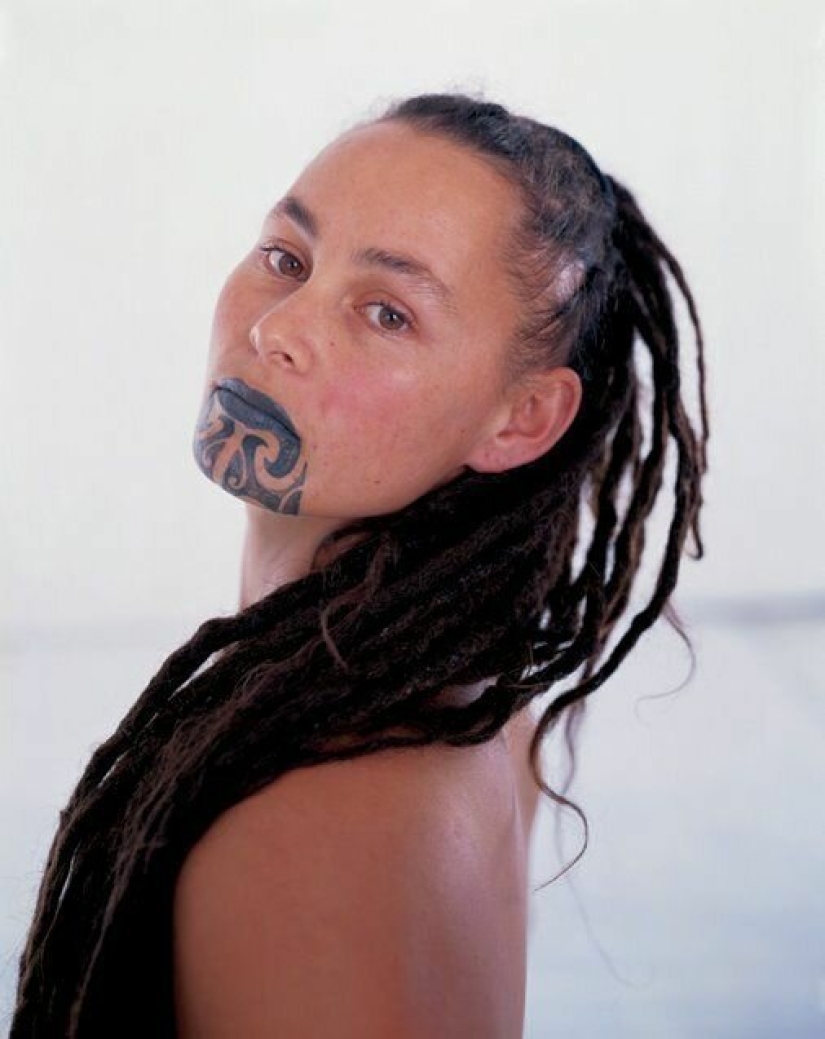 Why do beauties need a beard? The history of ta-moko Maori tattoos that are becoming a trend Why do beauties need a beard? The history of ta-moko Maori tattoos that are becoming a trend