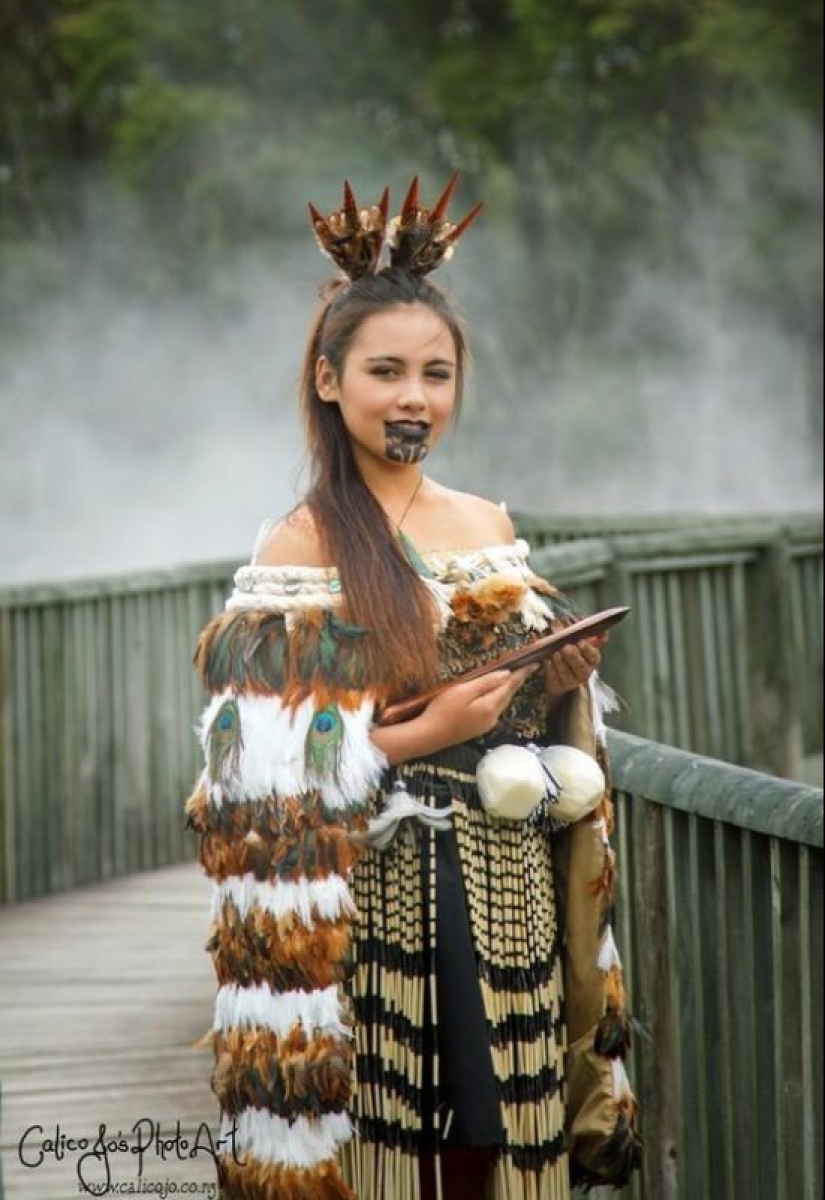 Why do beauties need a beard? The history of ta-moko Maori tattoos that are becoming a trend Why do beauties need a beard? The history of ta-moko Maori tattoos that are becoming a trend