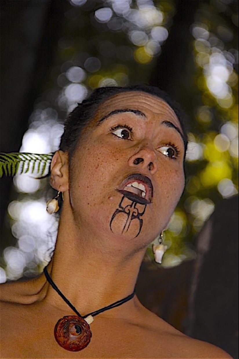 Why do beauties need a beard? The history of ta-moko Maori tattoos that are becoming a trend Why do beauties need a beard? The history of ta-moko Maori tattoos that are becoming a trend