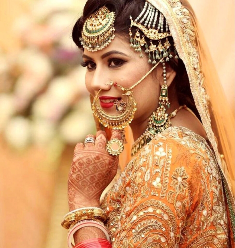 Why do Indian women wear nose rings? Why do Indian women wear nose rings?