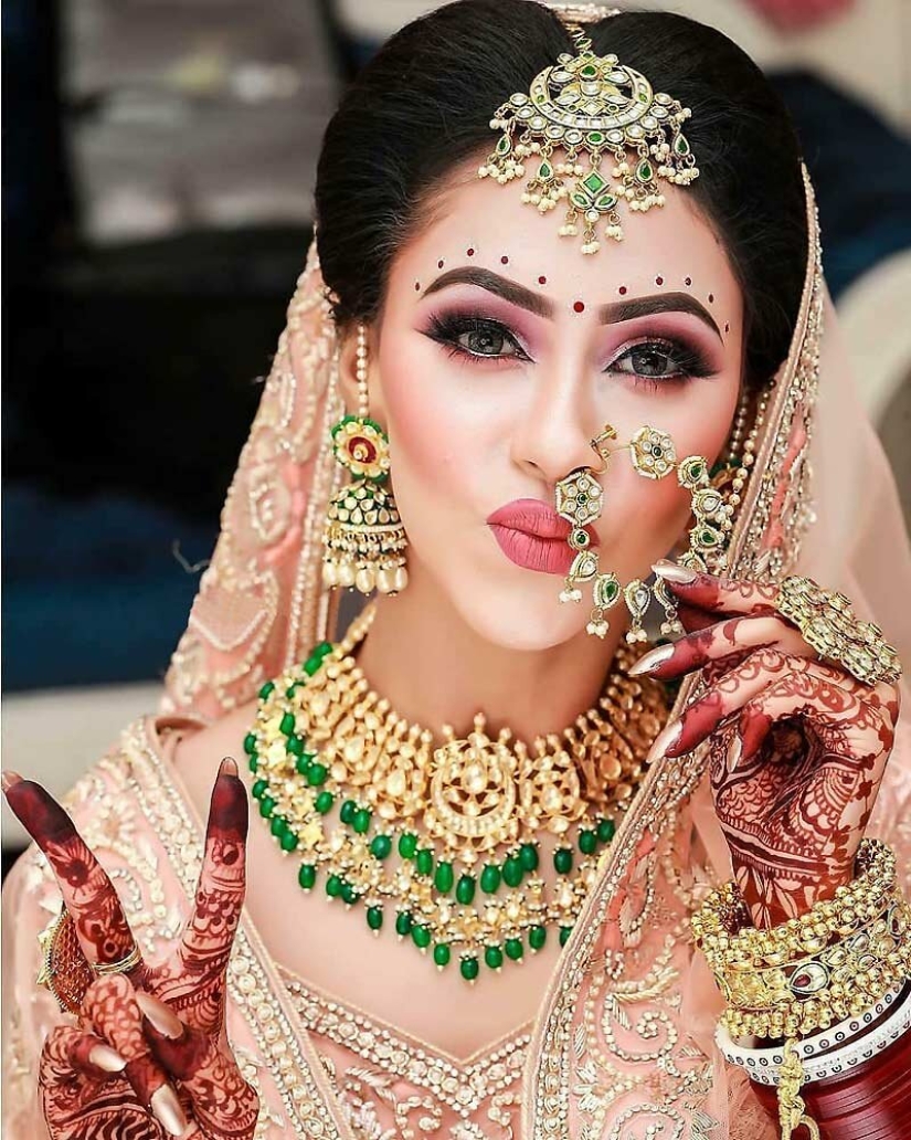 Why do Indian women wear nose rings? Why do Indian women wear nose rings?