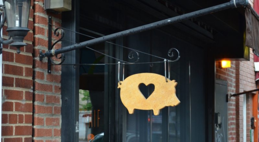 Why don't Jews eat pork? The history of complex relationships Why don't Jews eat pork? The history of complex relationships