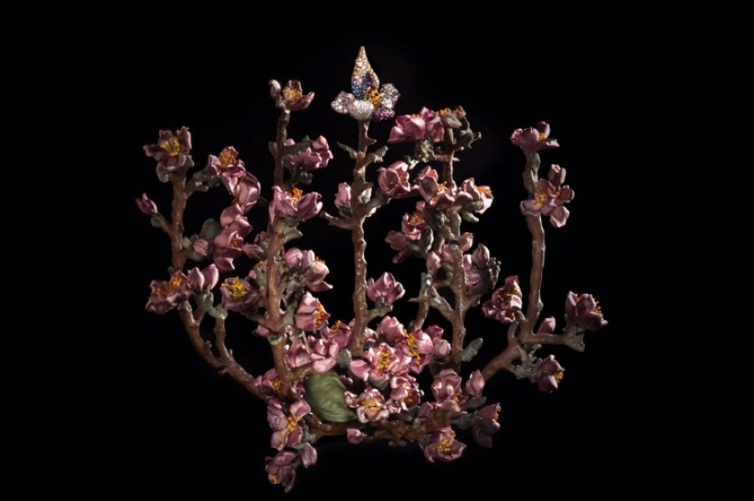 Why Joel Arthur Rosenthal is considered a living legend of jewelry art