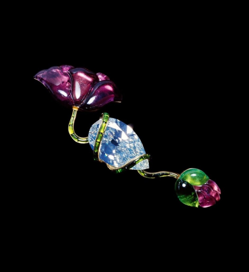 Why Joel Arthur Rosenthal is considered a living legend of jewelry art