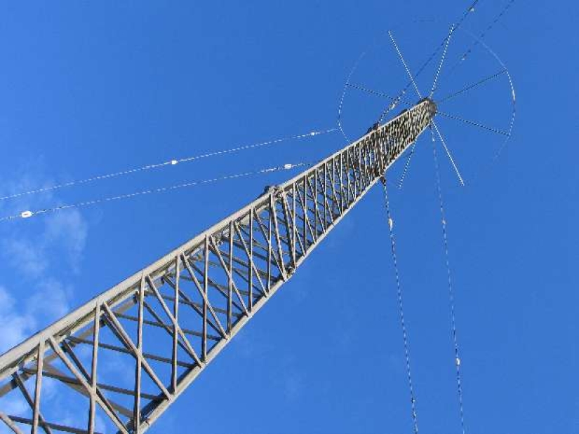 Why modern receivers the AM band, where there is some interference