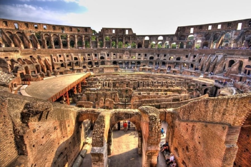 "Wine, confusion, orgies and so on": 7 signs that you are in Ancient Rome