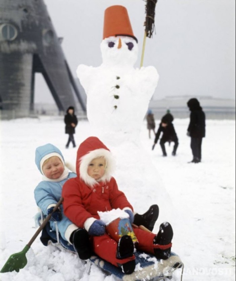 Winter sledding in the USSR