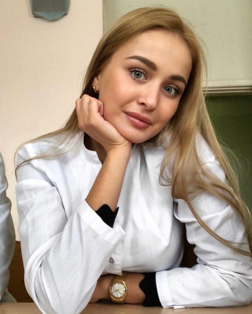 With such a medical staff, it's not scary to die: 16 photos of beauties in white coats
