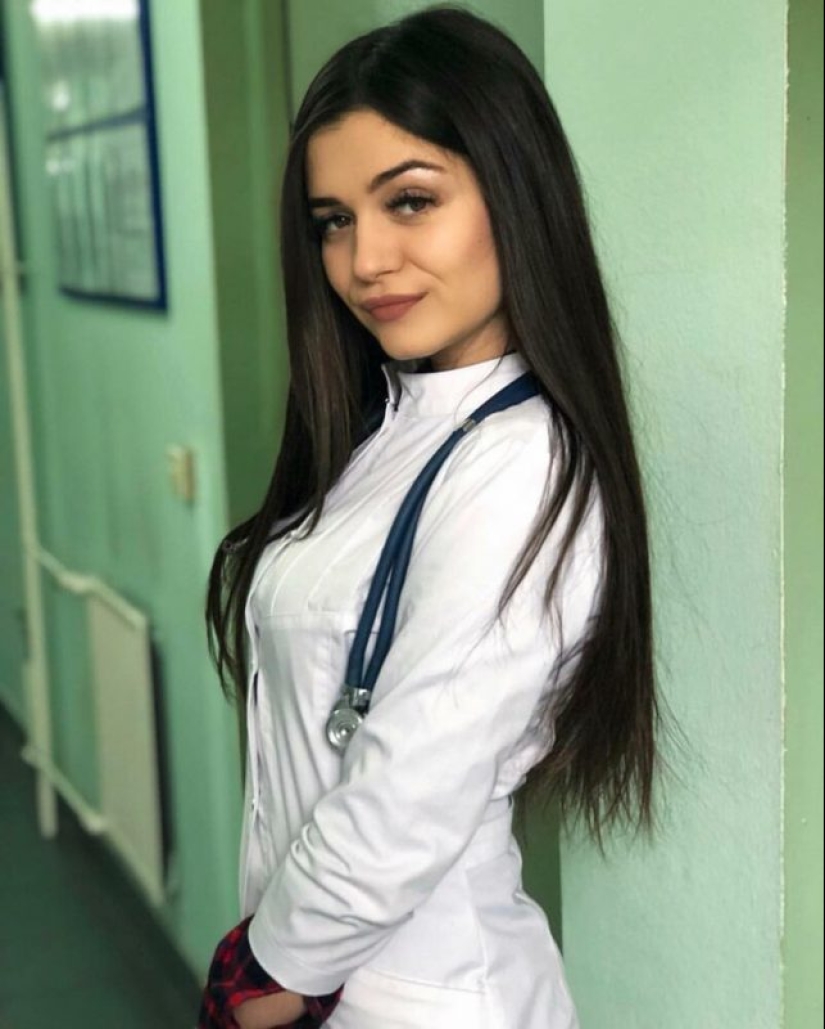 With such a medical staff, it's not scary to die: 16 photos of beauties in white coats